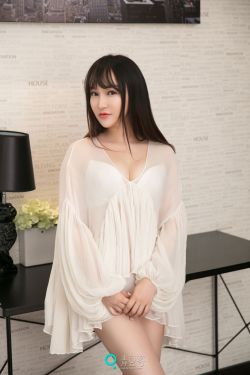 乳房与月亮